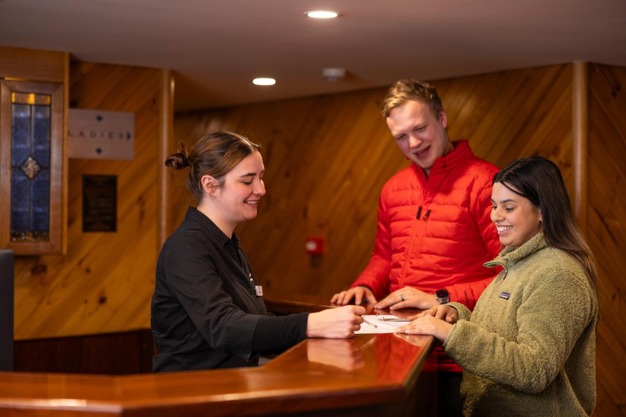 The Perisher Valley Hotel Экстерьер фото